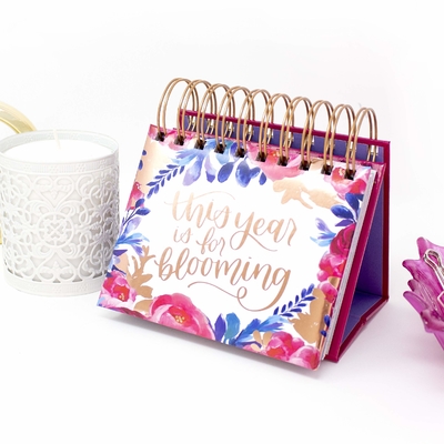 রঙিন অফসেট প্রিন্টিং ডেস্কটপ ক্যালেন্ডার 250gsm-400gsm ক্রাফট পেপার ডেস্ক ক্যালেন্ডার